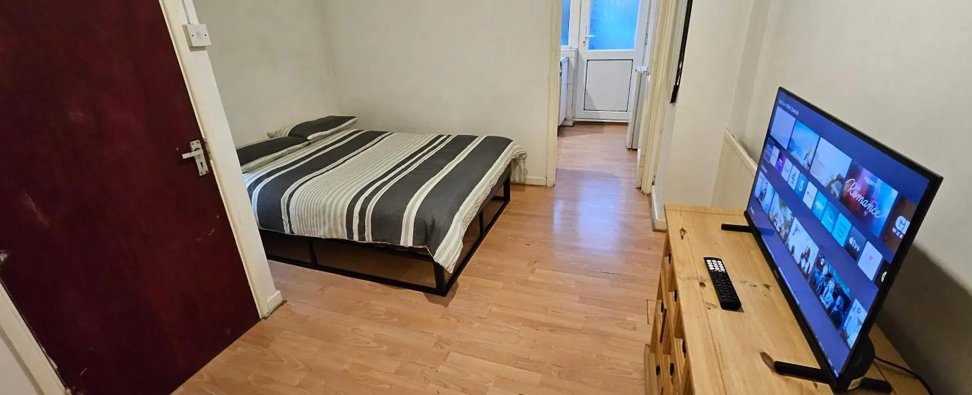 No Frills & Nothing Fancy 1 Bed Studio City Centre 카디프